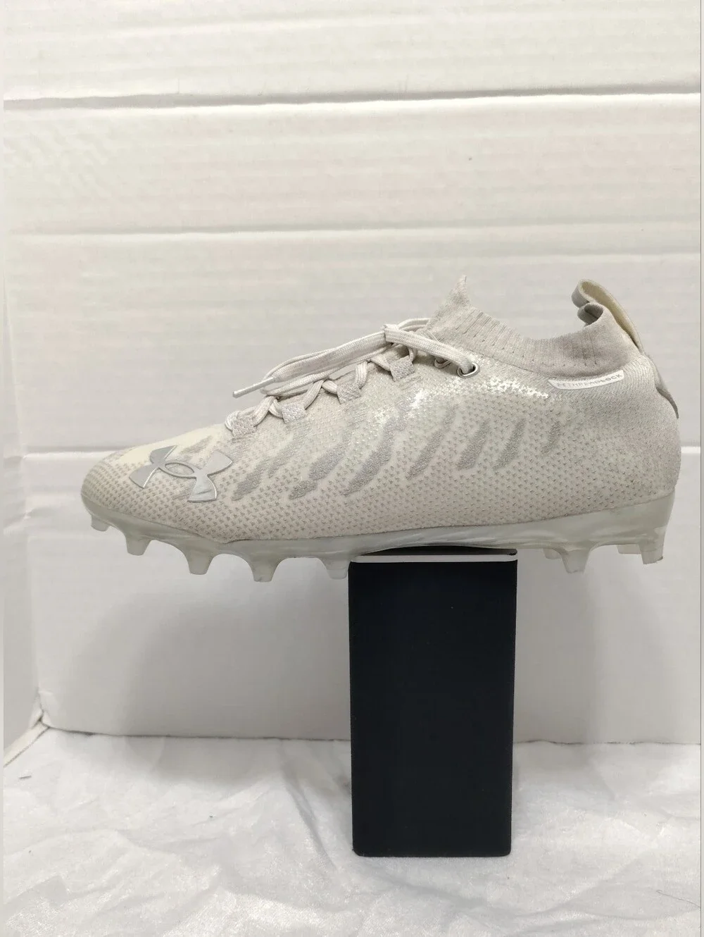 Under Armour Spotlight Lux MC, Men # 9.5 Football Cleats Excellent Condition